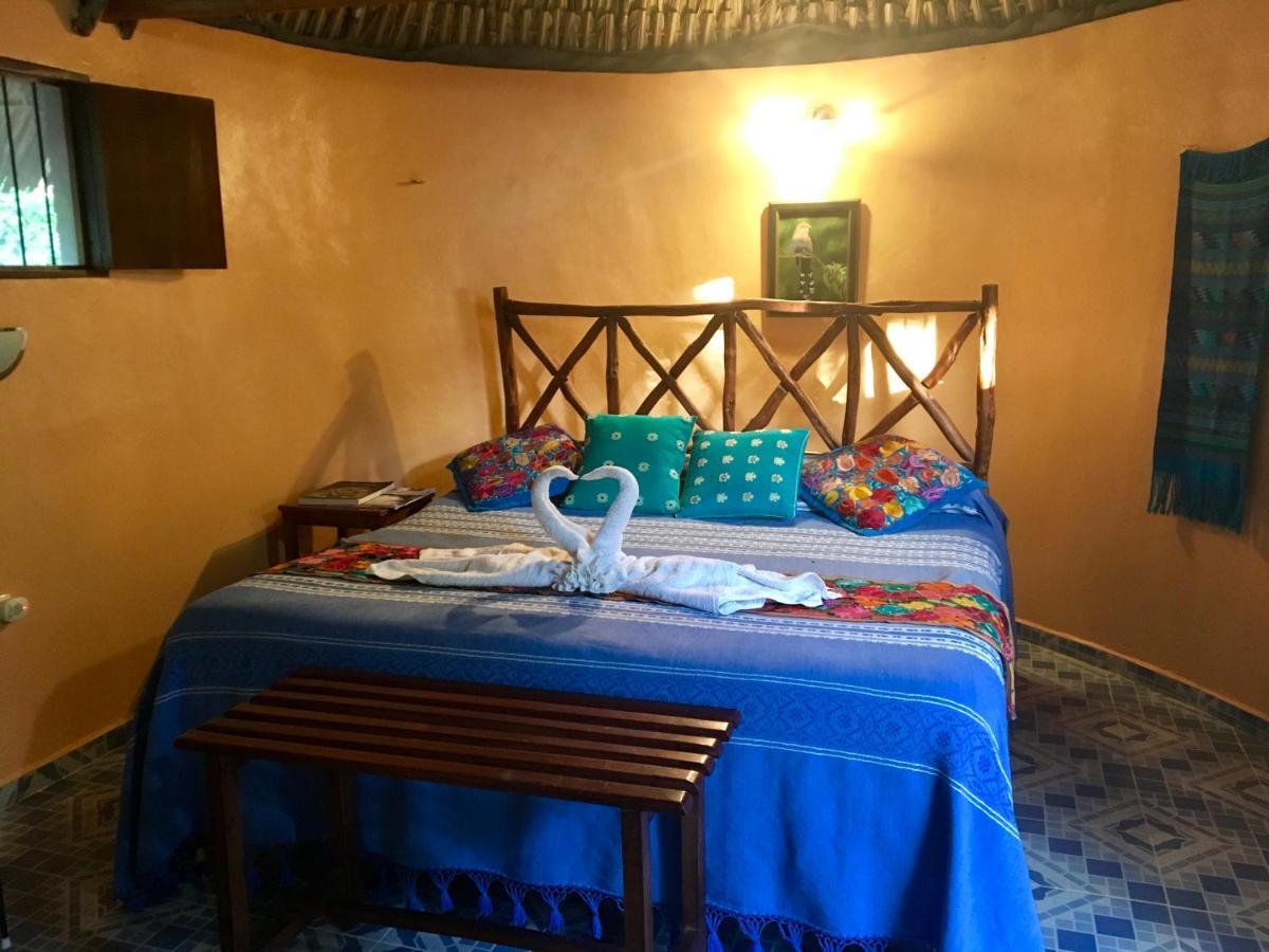 The Pickled Onion B&B And Restaurant Uxmal Santa Elena Dış mekan fotoğraf